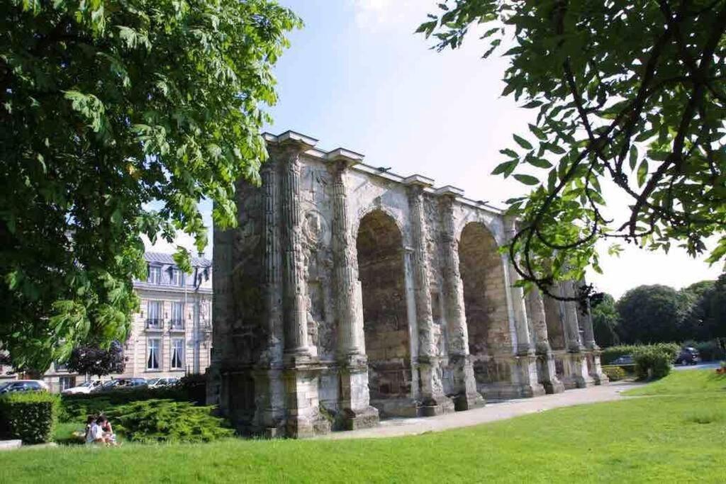 Apppartement Des Sacres De Reims Daire Dış mekan fotoğraf